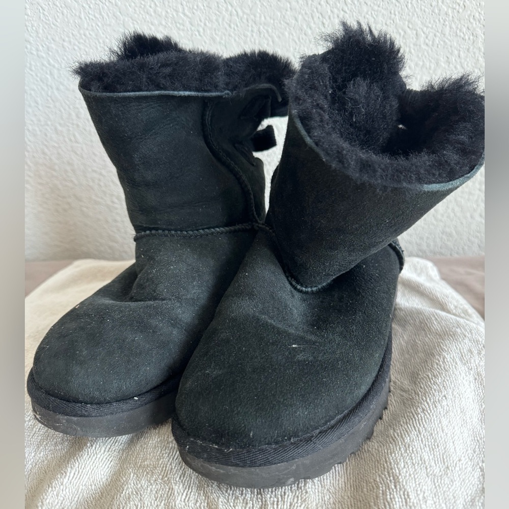 Ugg boots with suede bow